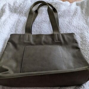 Green universal‎ threads tote bag